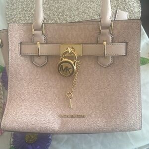 Selling my pink bag